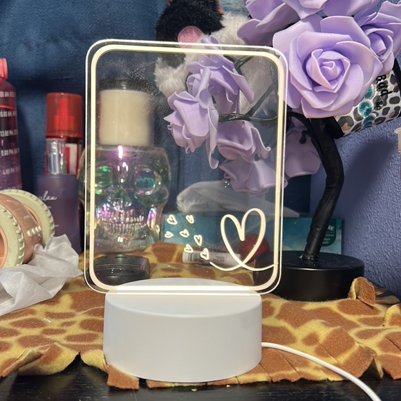 LIGHT UP CLEAR DRAWING BOARD - Picture 2 of 3